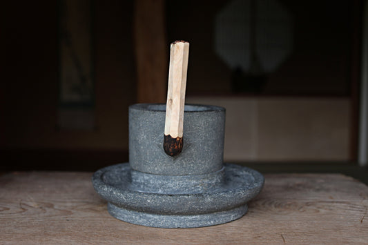 Japanese old stone mill for green tea powder, basalt quern-stones with wood handle, Matcha tea ceremony, (H7.7×W12.8in/19.5×32.5cm)