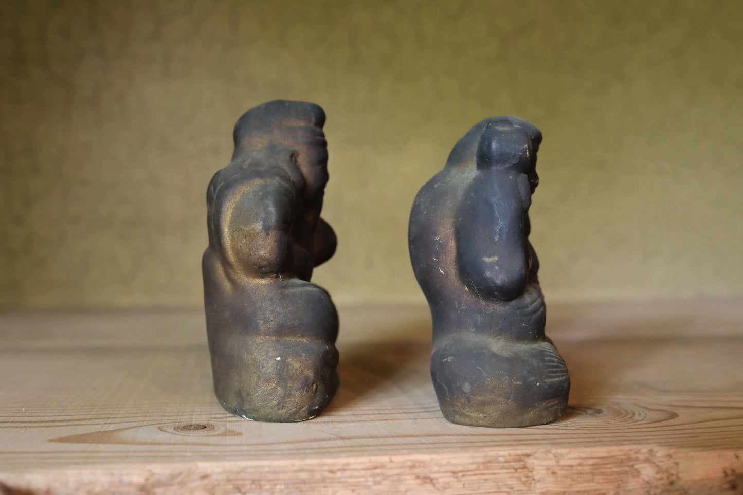 Japanese vintage bronze SUIBAN flower vase USUBATA H13in/H33cm/ Japanese antique 1800s soot-stained pottery dolls of two gods, Ebisu and Daikoku, the Seven Lucky Gods,  Edo handmade craft H6.5in/16.5cm