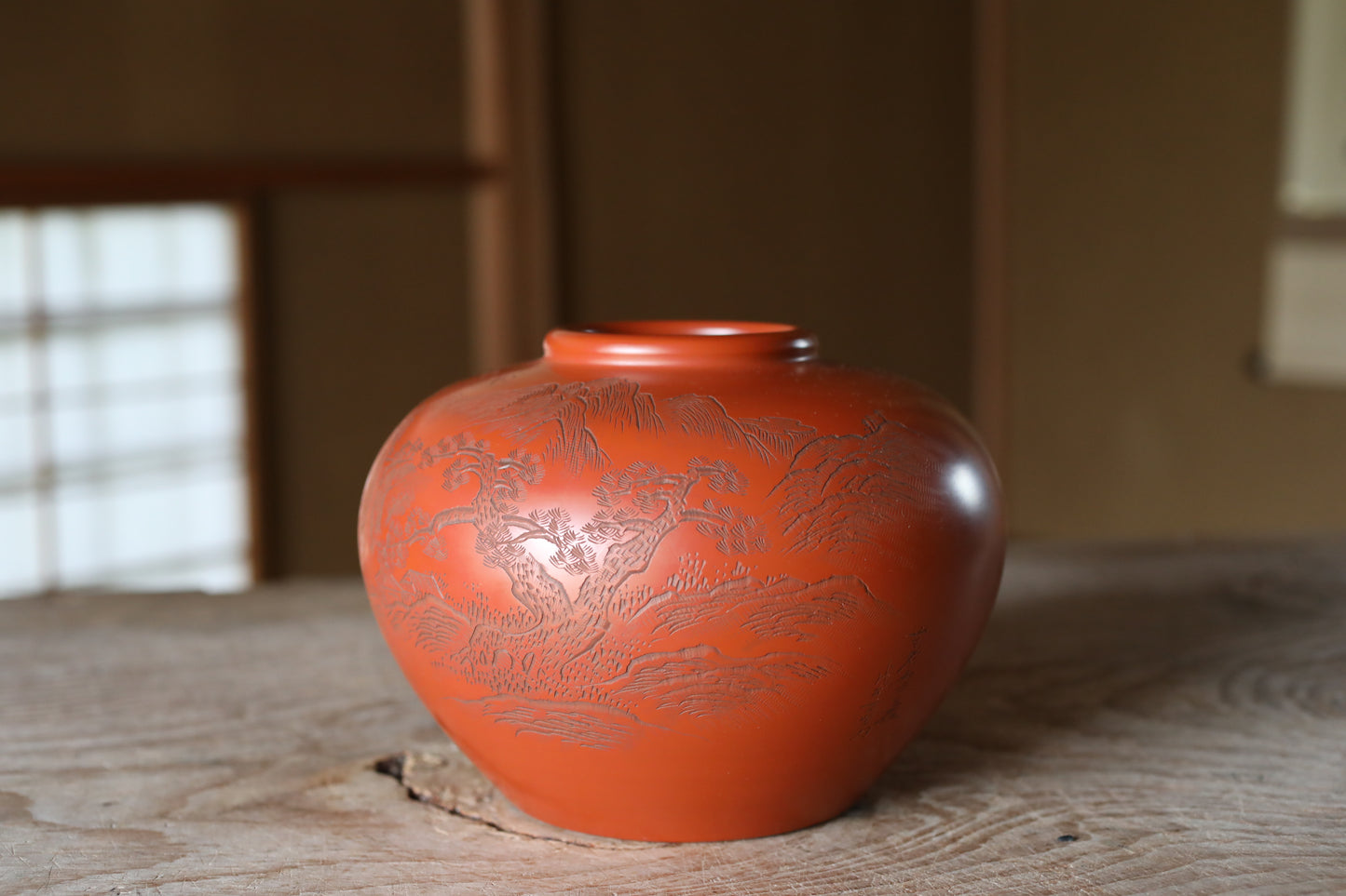 Japanese vintage Tokoname ware vase with a pine tree and hand made kiln craft jar flower vase red clay Kanji signed H5.5×7.9in/H14×20cm