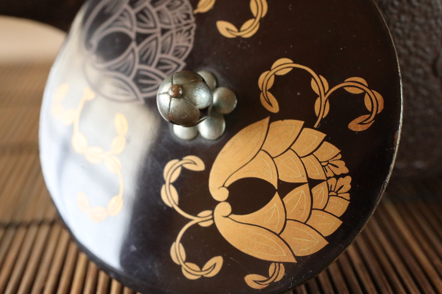 Japanese Antique iron Sake Jug  Tetsubin metal craft Japanese antique sake pot with a lacquered lid, sake tableware  H5.5×7.1×5.1in