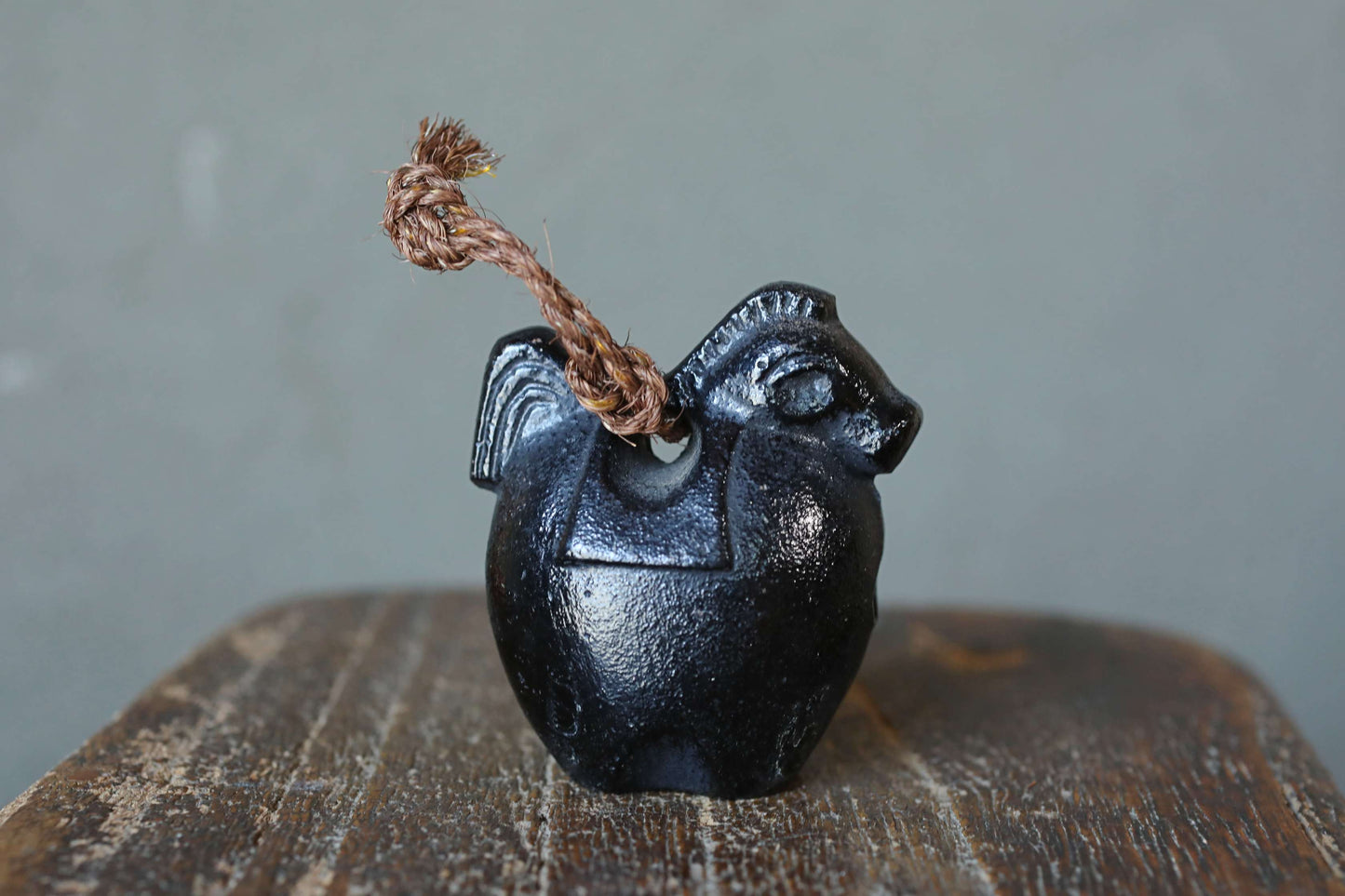 Japanese vintage Iron bell amulet Japanese Horse Paper weight japan metal ornament 1970s H2.6in×2.4in/H6.5×5×6cm
