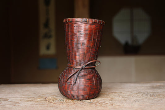 Japanese vintage 1950s bamboo woven basket in smoke stained color For IKEBANA, Tea ceremony, Hana-kago H9.3in/H23.5cm