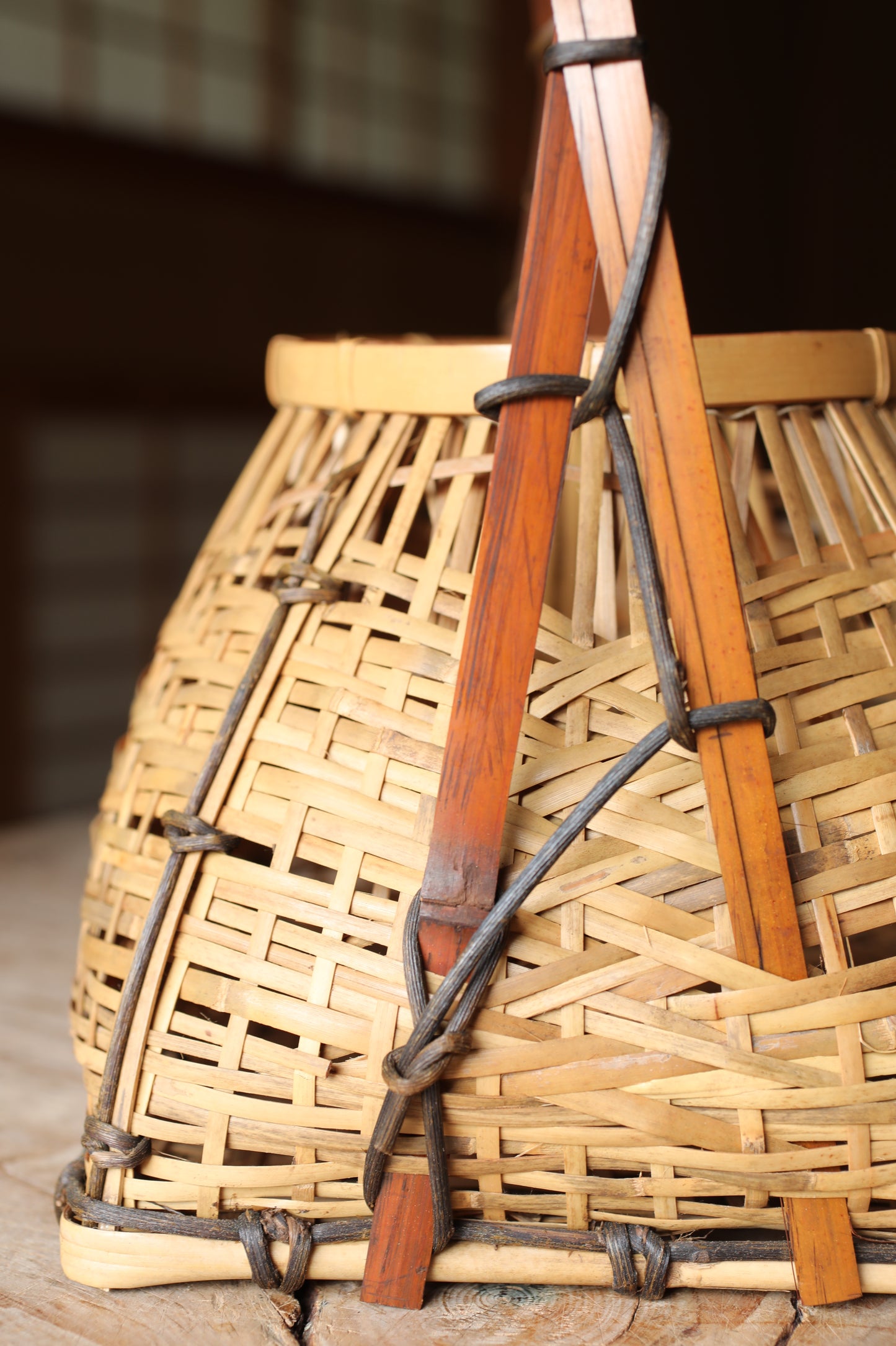 Japanese vintage bamboo woven basket , beautiful hand craft For IKEBANA Tea ceremony, Hana-kago 1970s H13×10in/H33×25.5cm
