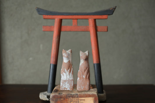 Japanese Antique 1910s pair of KITSUNE dolls Pottery from Shinto shrine Altar Foxes art Japanese guardian deity Okimono H3.5in/9cm