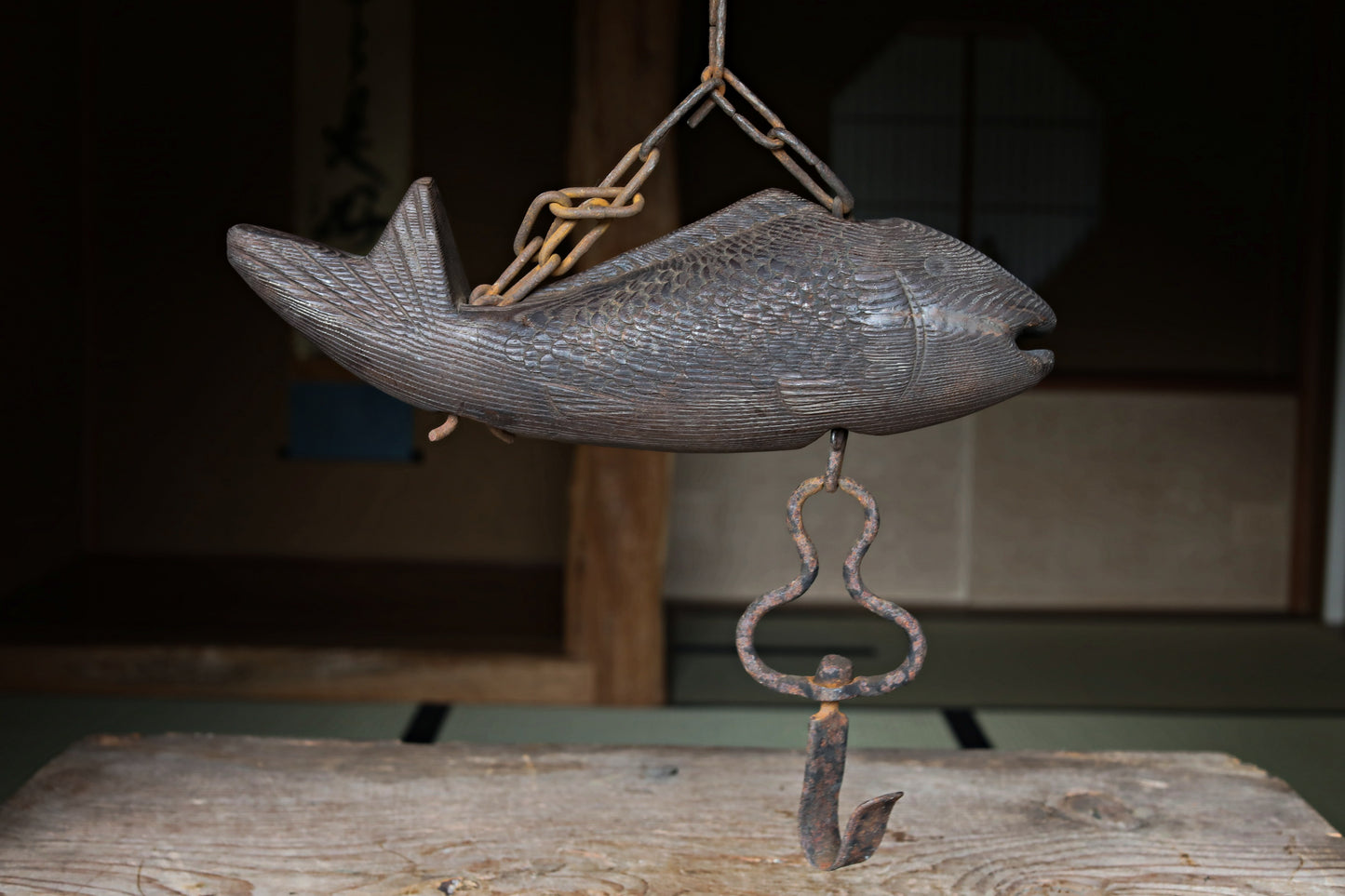 Japanese antique 1900s wooden caved art sculpture hand craft iron chain, hand carving fish, furniture ,IRORI JIZAI W16.7in/W42.5cm