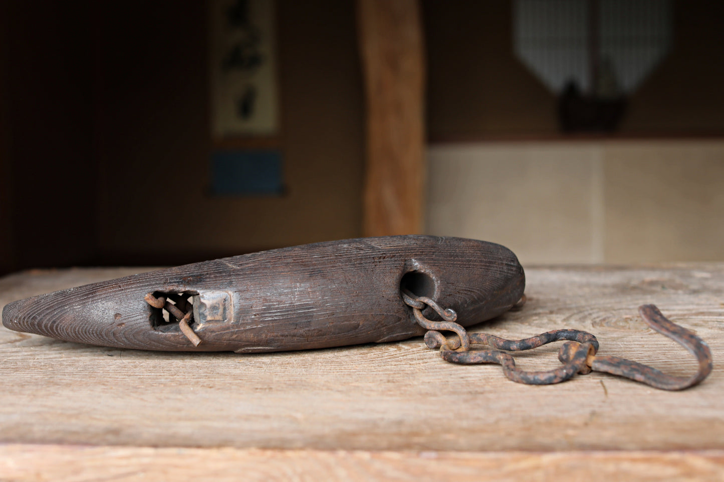 Japanese antique 1900s wooden caved art sculpture hand craft iron chain, hand carving fish, furniture ,IRORI JIZAI W16.7in/W42.5cm