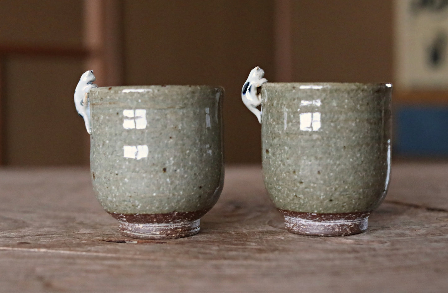 Pair of Japanese ceramic tea cups set Cats scramble up the edge SENCHA with wooden box tableware Tea ceremony For GIFT