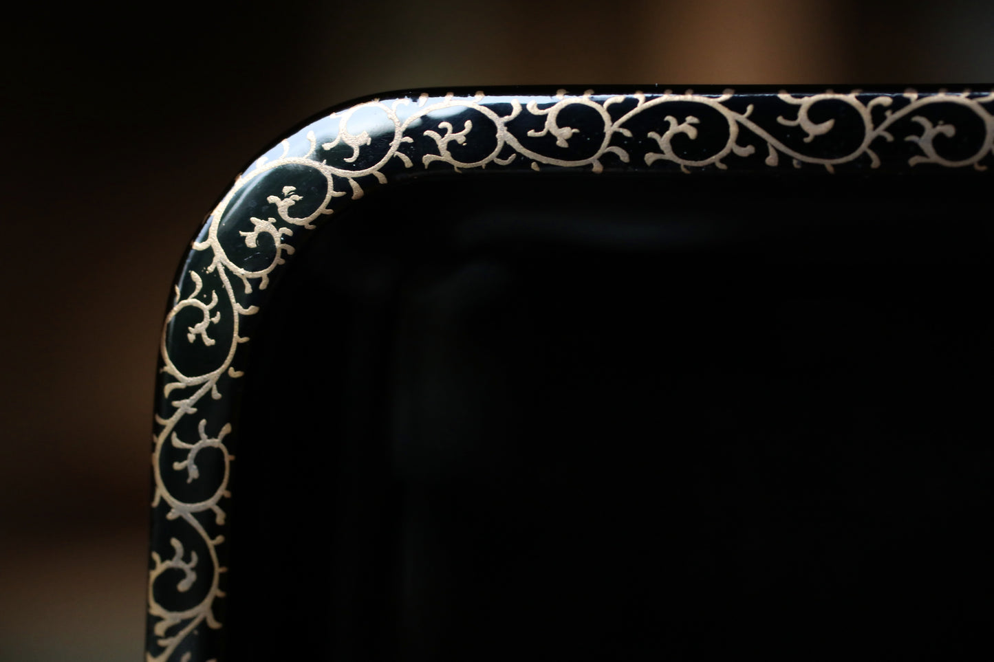 FINE! Japanese URUSHI lacquer Large tray OBON black gold Paulownia flower Family crest beautiful wooden Tea ceremony 21.3×15.1in/54.2×38cm