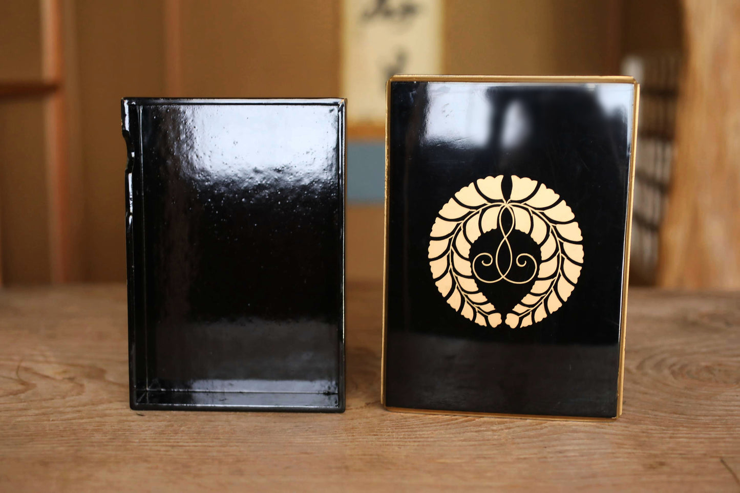 Japanese Makie Black Lacquer Gold wisteria SAMURAI crest wooden box URUSHI Maki-e, lacquer furniture buddhist alter 8.9×6.3in/22.5×16cm