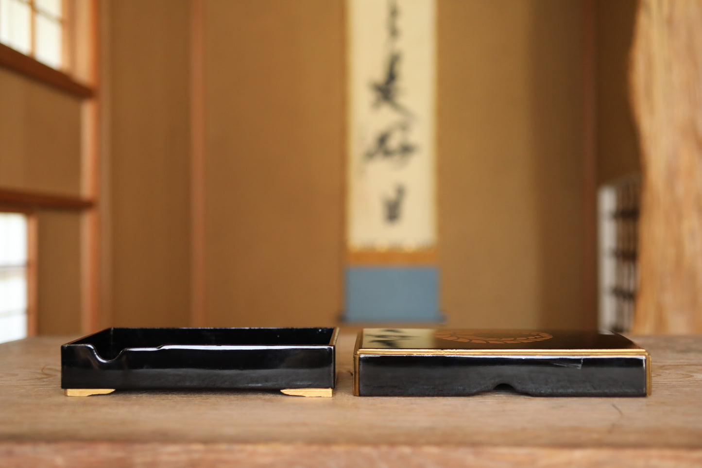 Japanese Makie Black Lacquer Gold wisteria SAMURAI crest wooden box URUSHI Maki-e, lacquer furniture buddhist alter 8.9×6.3in/22.5×16cm