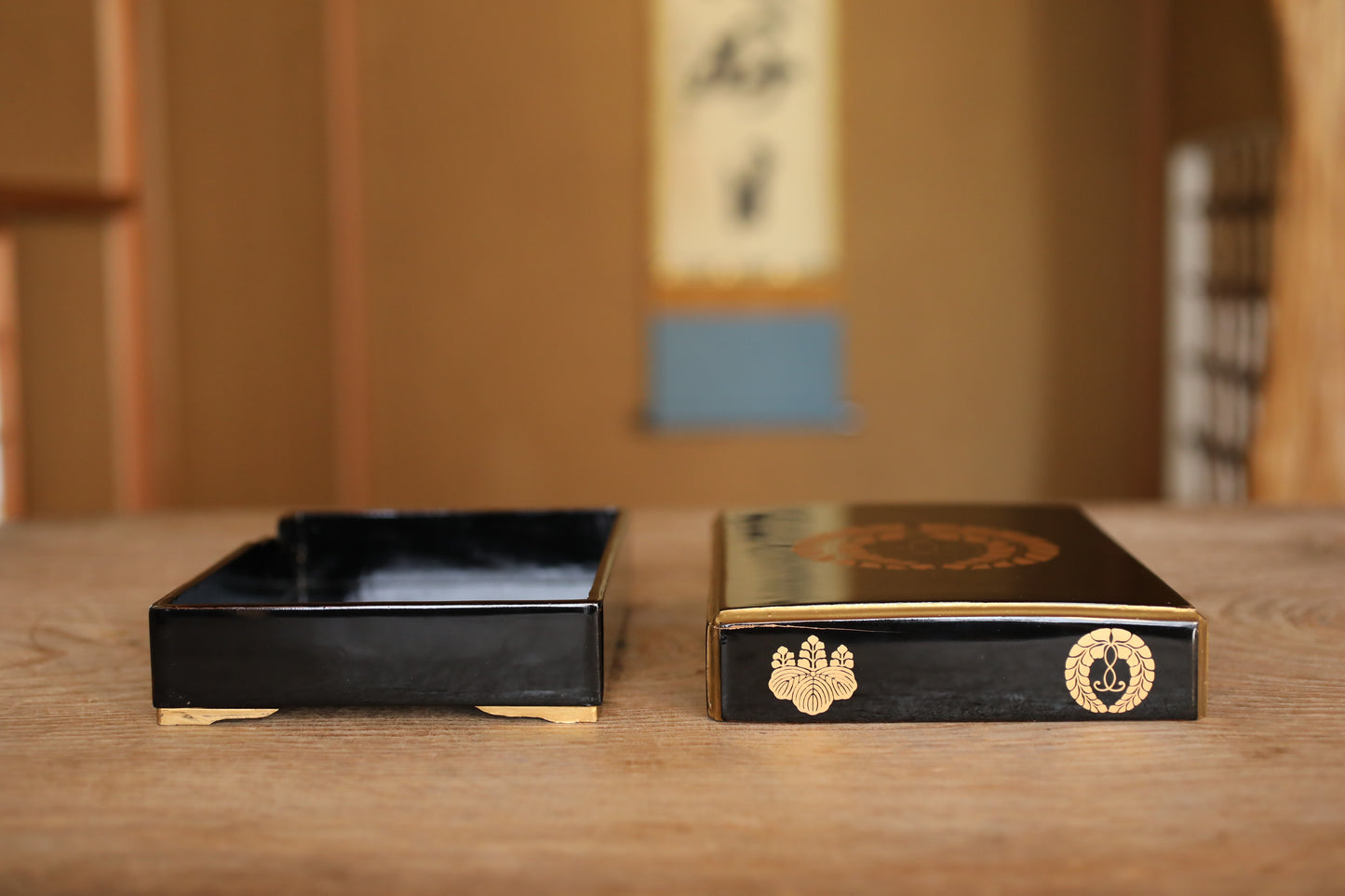Japanese Makie Black Lacquer Gold wisteria SAMURAI crest wooden box URUSHI Maki-e, lacquer furniture buddhist alter 8.9×6.3in/22.5×16cm