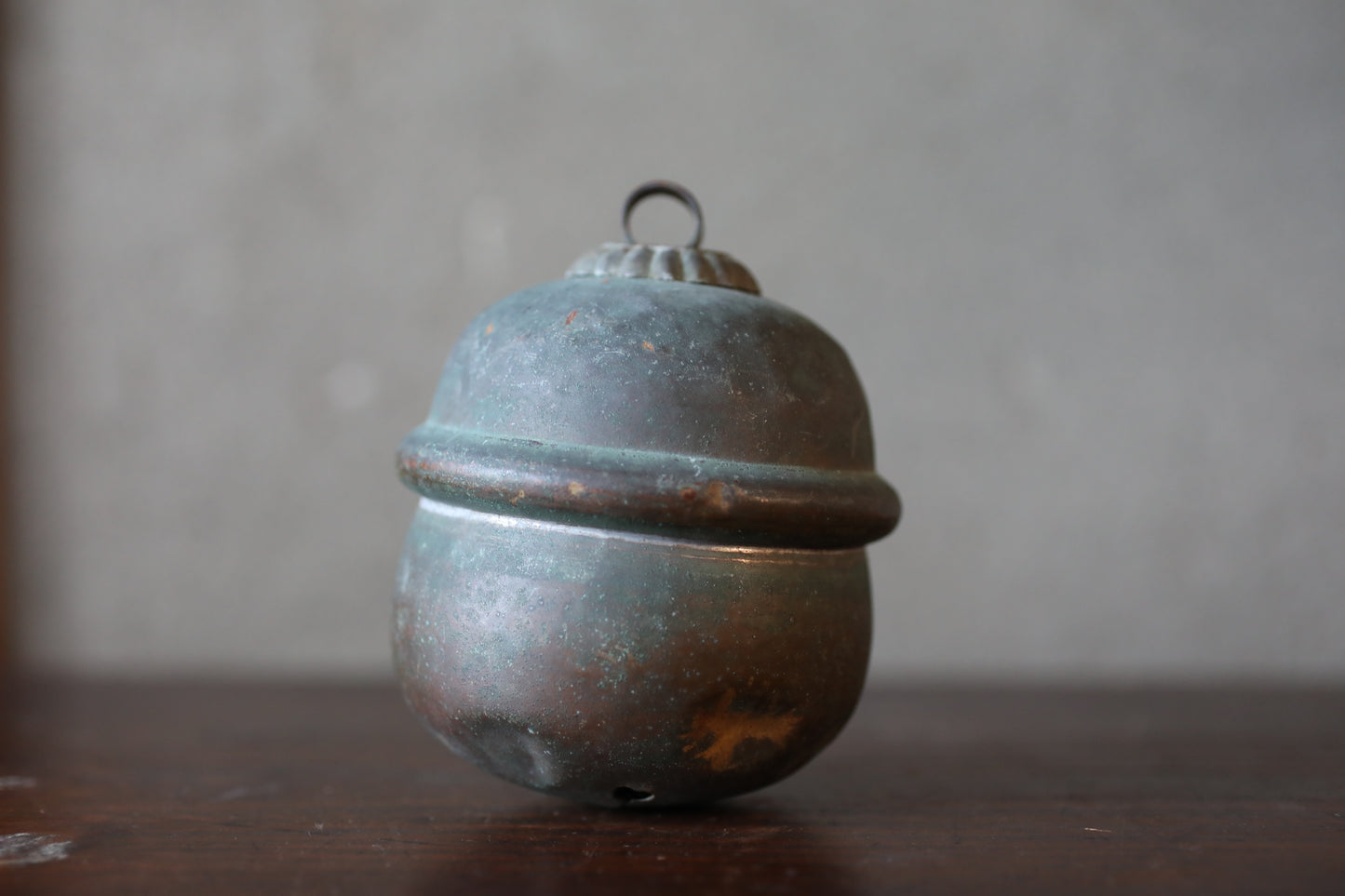 Japanese vintage black Bronze Bell from shinto shrine hanging bell hand metal craft SUZU H4.1×3.5in/H10.5×9cm