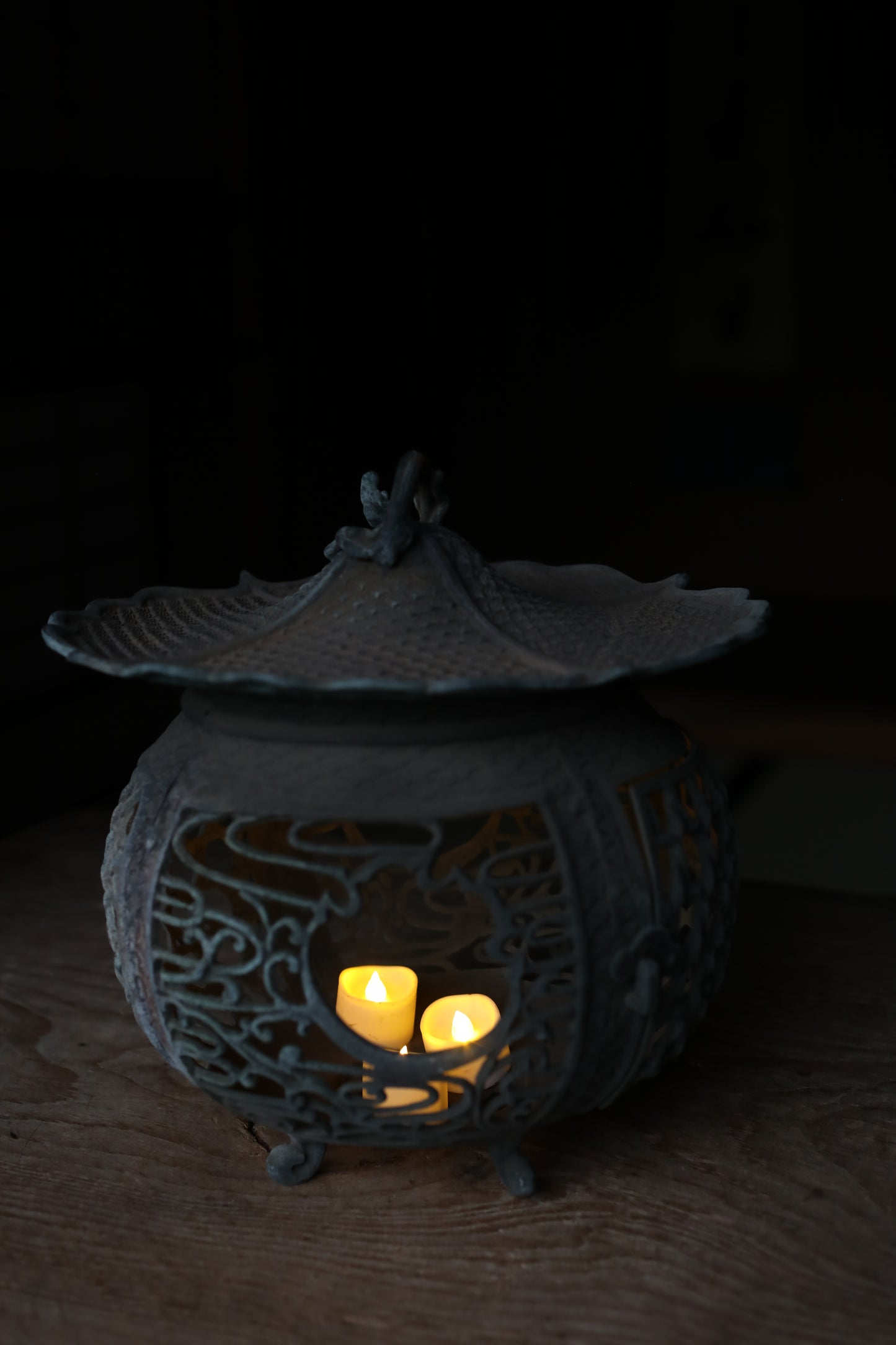 FINE! Japanese antique bronze Lantern, garden lamp, Hanging or Standing Lantern Tsuridoro with dragon cloud open work H11.4in/H29cm