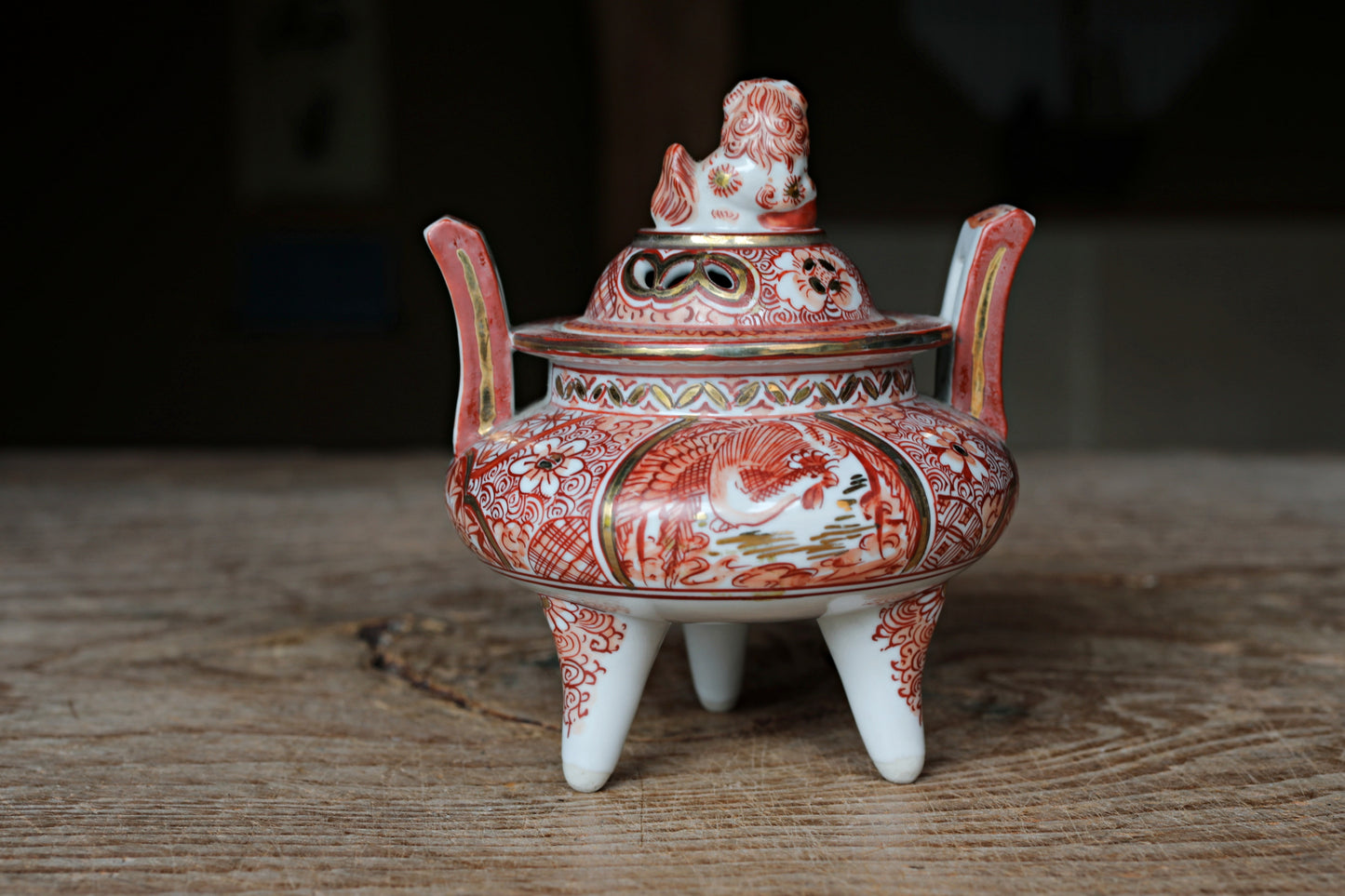 Japanese beautiful vintage KUTANI ceramic censer incense burner with lion, phoenix flower, gold and red, For GIFT W4.7in/W12cm