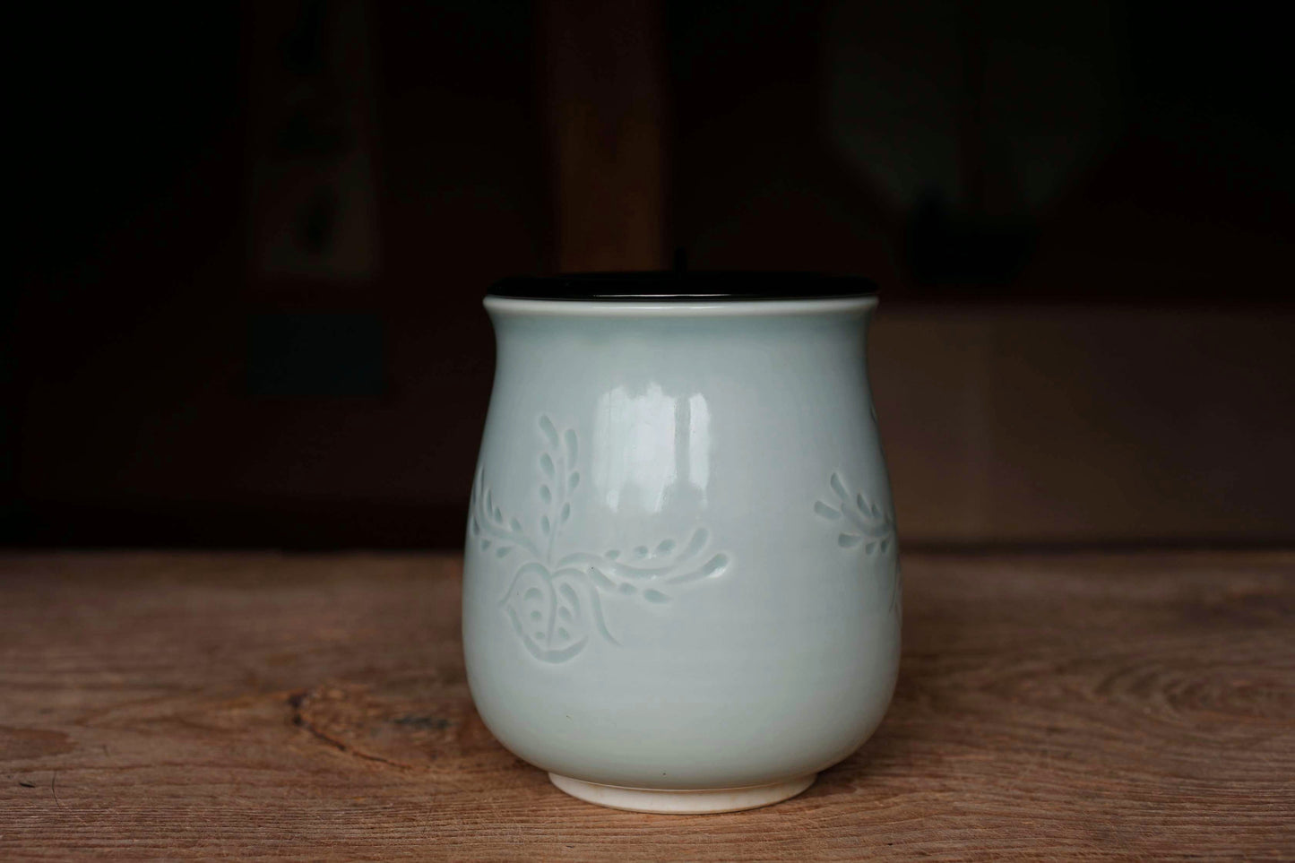 Japanese vintage Mizusashi jar with lacquered wood lid porcelain kiln craft For Tea ceremony "Celadon" with signed W6.7in/W17cm