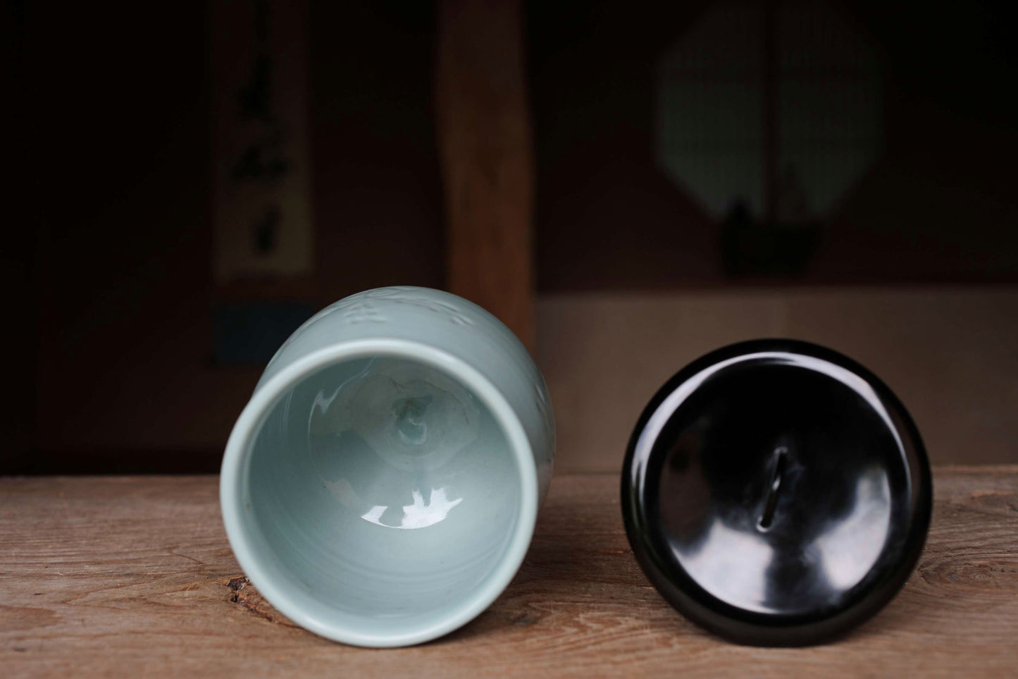 Japanese vintage Mizusashi jar with lacquered wood lid porcelain kiln craft For Tea ceremony "Celadon" with signed W6.7in/W17cm