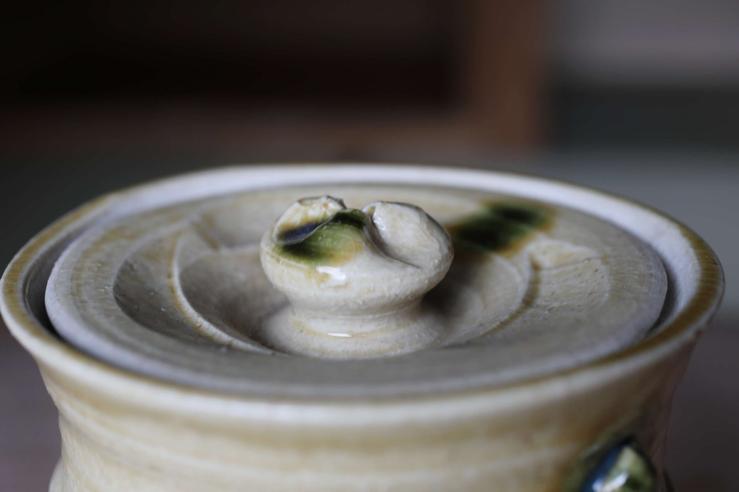 Japanese vintage Mizusashi jar with lid ceramic kiln craft For Tea ceremony "Ki-seto" with signed W7.5in/W19cm