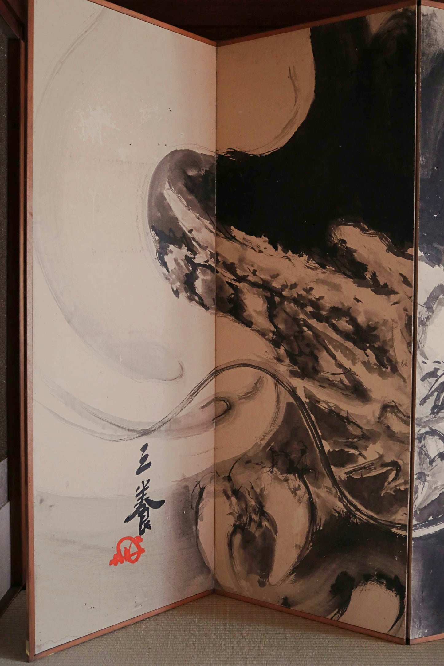 Japanese vintage furniture Byobu wind screen of Dragon with ink painting, with sign impressive hand painting H69.3in/H176cm
