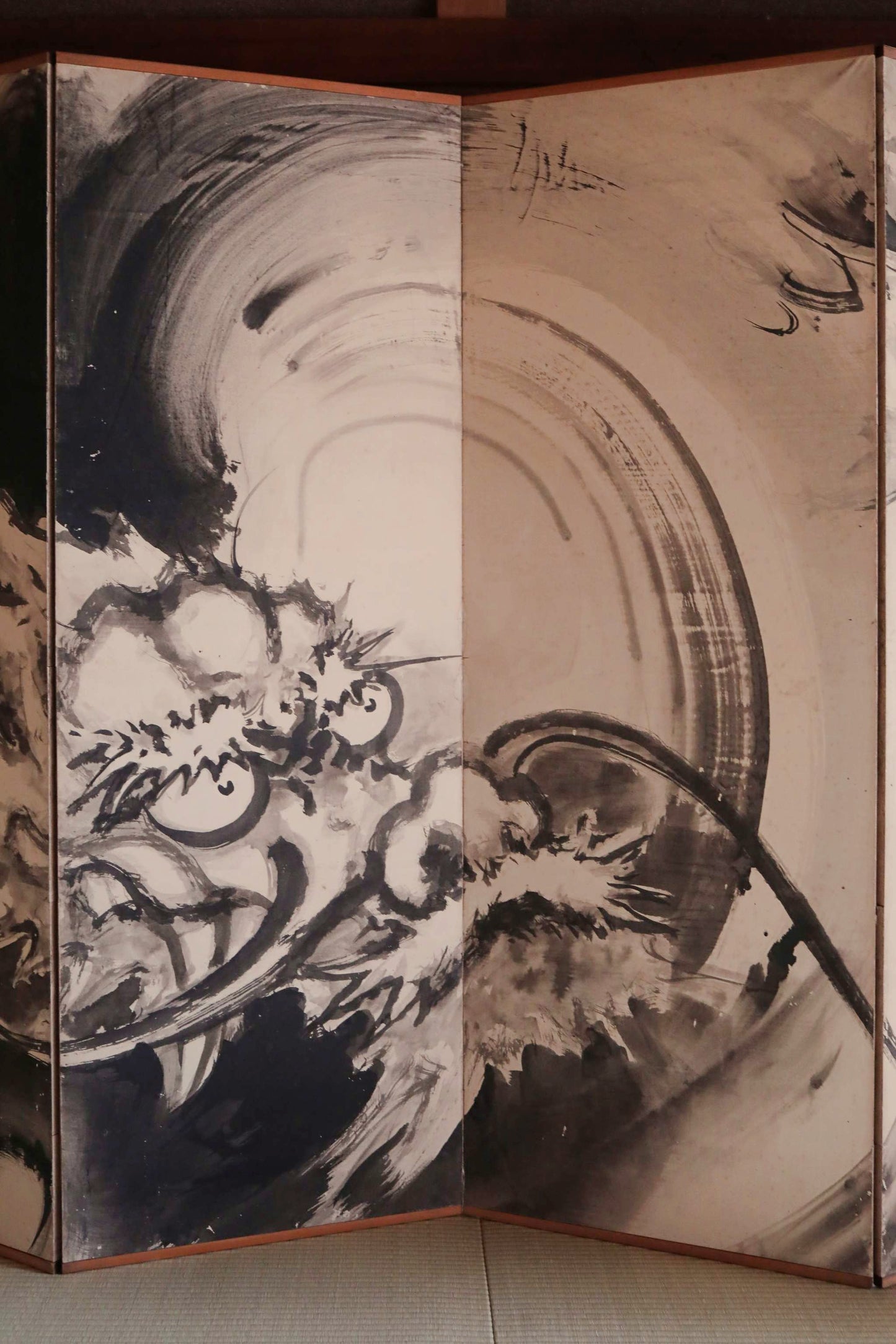 Japanese vintage furniture Byobu wind screen of Dragon with ink painting, with sign impressive hand painting H69.3in/H176cm