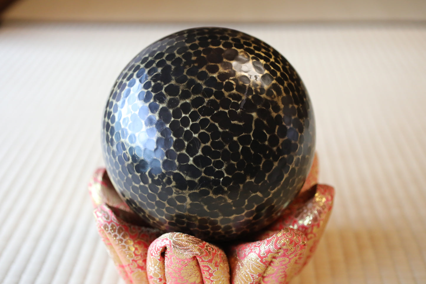 FINE! Japanese vintage Bronze buddhist chanting bell with sign 唱錀 , Singing Bowl, ORIN Buddhist temple with silk cushion stick 6.3in/16cm