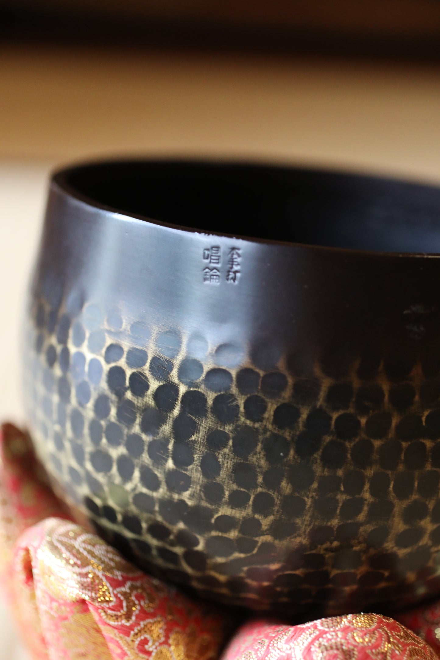 FINE! Japanese vintage Bronze buddhist chanting bell with sign 唱錀 , Singing Bowl, ORIN Buddhist temple with silk cushion stick 6.3in/16cm