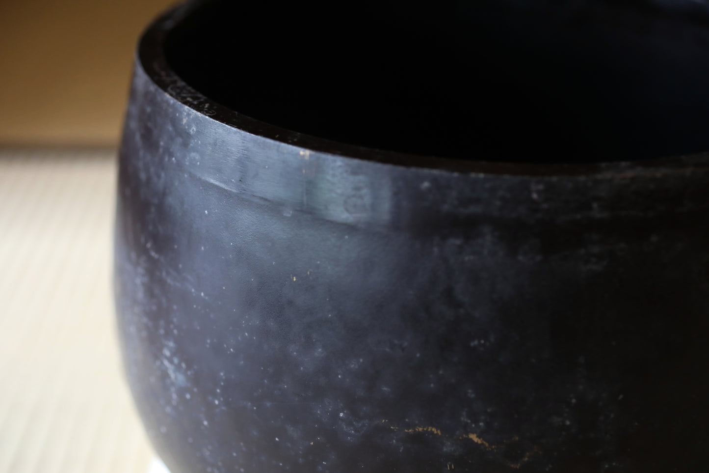 LARGE! FINE! Japanese vintage Bronze buddhist chanting bell, Singing Bowl, ORIN Buddhist temple with cushions Crane stick W11.8in/W30cm