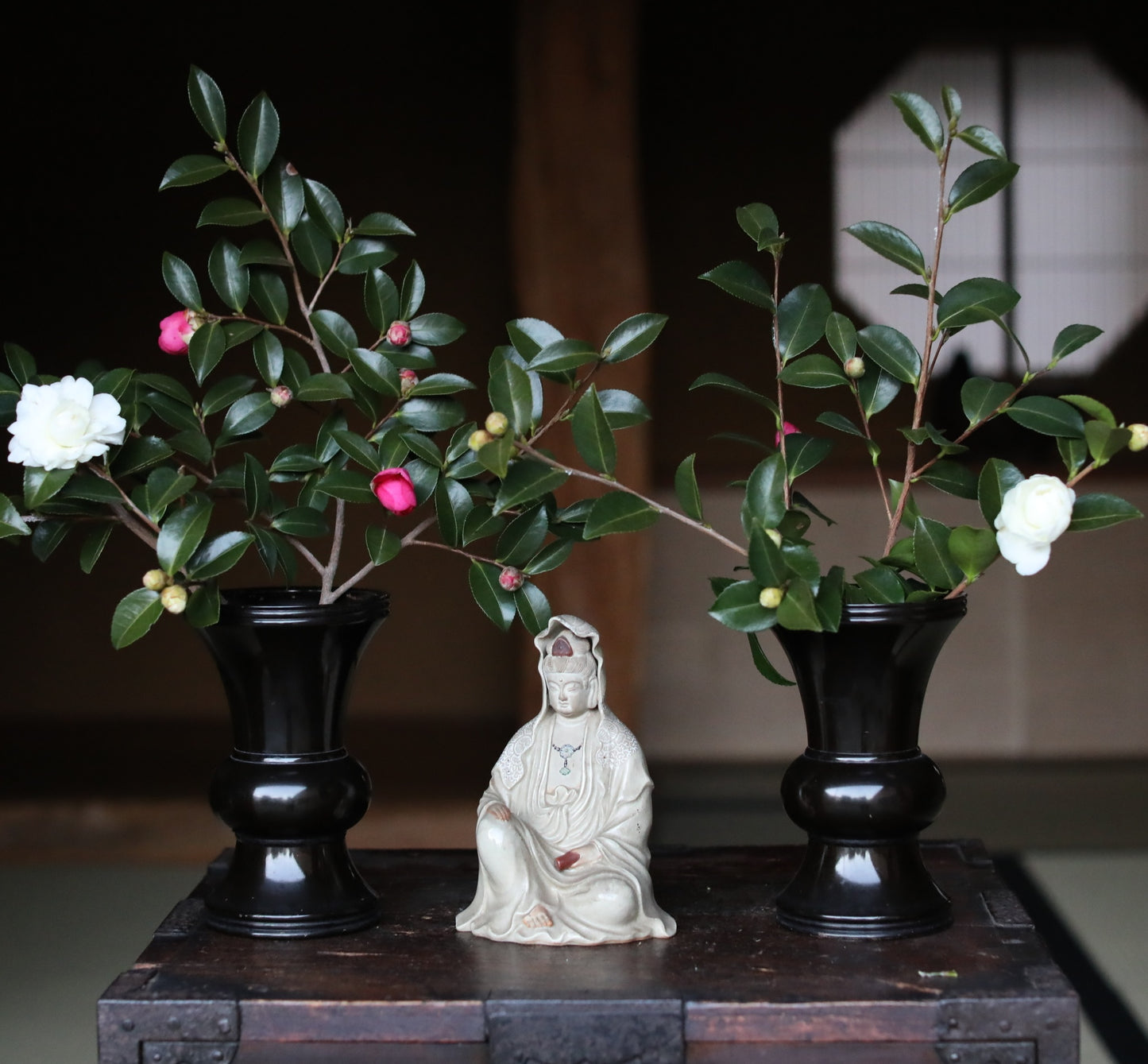 Bronze- A pair of Vintage 1970s Japanese alloy Vase for Buddhist altar (H7.3in/18.5cm)