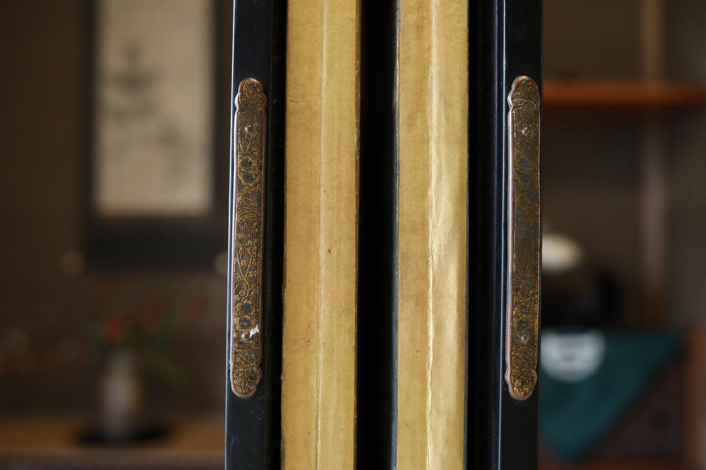 Antique Japanese furniture Byobu wind screen of hand painting Tale of Genji 1700s Real Gold Clouds Sea W111in/W282cm