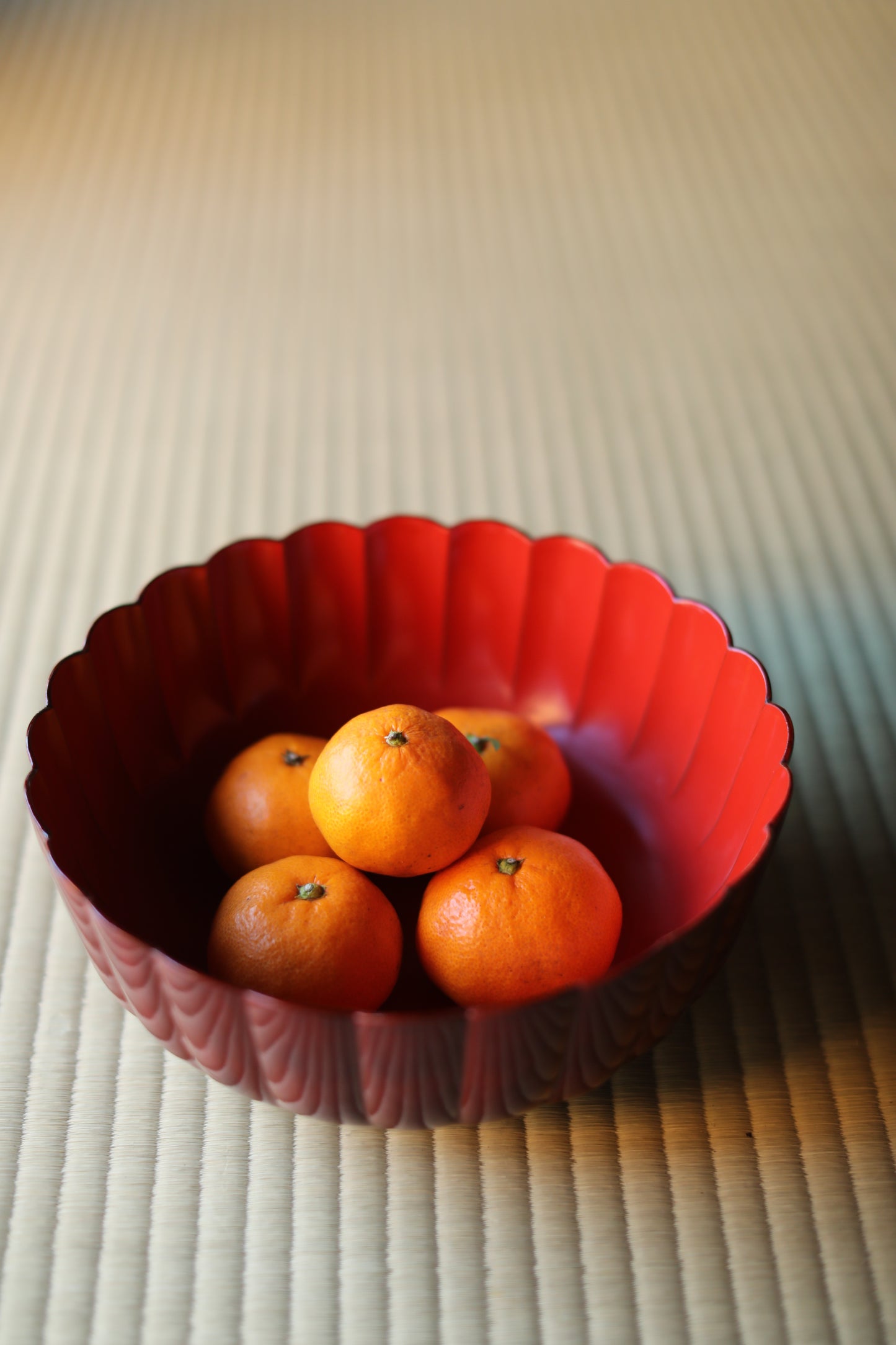 Japanese vintage red lacquer urushi Chrysanthemum flower shape serving bowl for sweets 9.4in/24cm