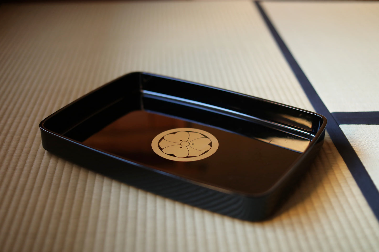 Japanese URUSHI lacquer Large tray OBON black gold Family crest beautiful wooden tableware Tea ceremony samurai 17.9×12.9in/45.5×32.8cm
