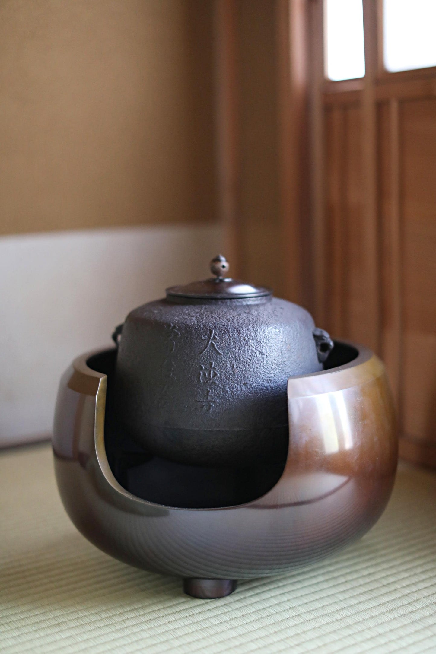 Japanese Cast Iron Kettle - Vintage Kyoto Temple Tea Ceremony Kettle with Copper Lid