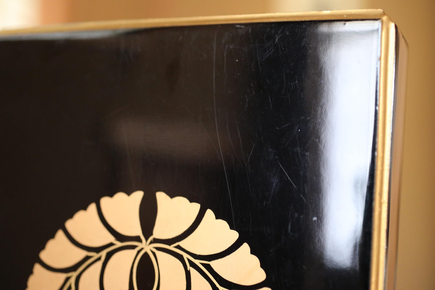 Japanese Lacquer Box - Black Urushi Maki-e Samurai Crest Gold Wisteria Design
