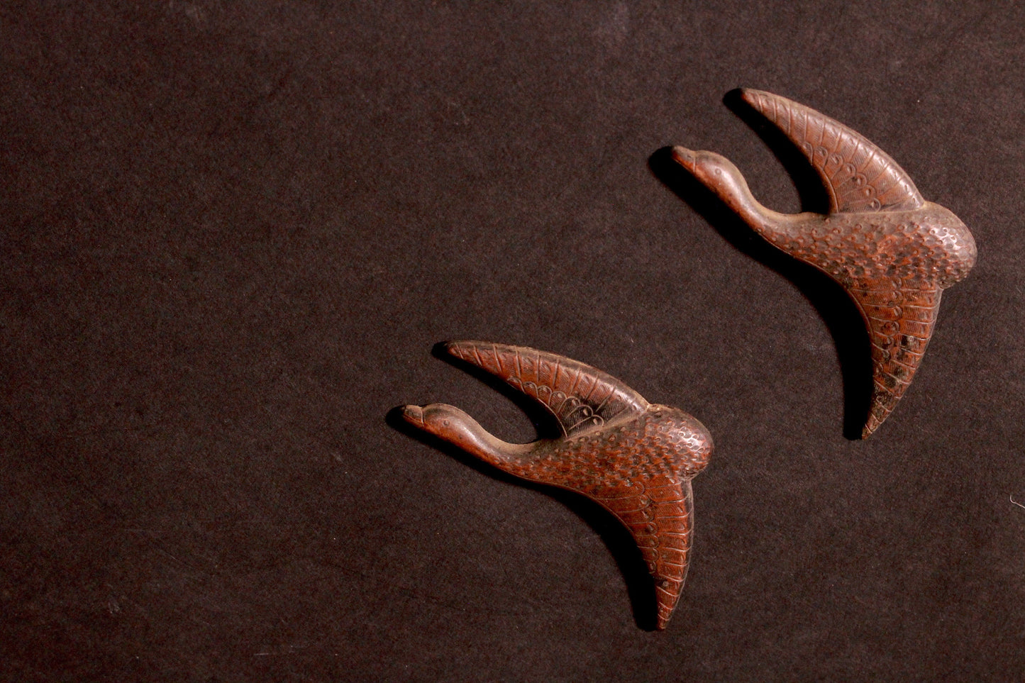Japanese Bronze antique metal sculpture art small parts Beautiful Bird Goose pair H1.8in×W2.4in×D0.2in