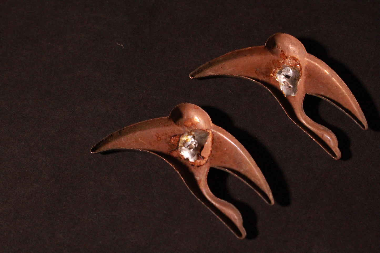 Japanese Bronze antique metal sculpture art small parts Beautiful Bird Goose pair H1.8in×W2.4in×D0.2in