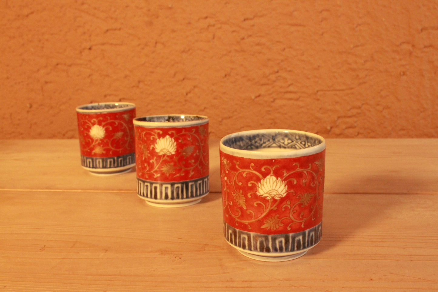 Japanese antique porcelain Beautiful vessel Kutani set of three sake cups, arabesque pattern, H2.5in Edo era