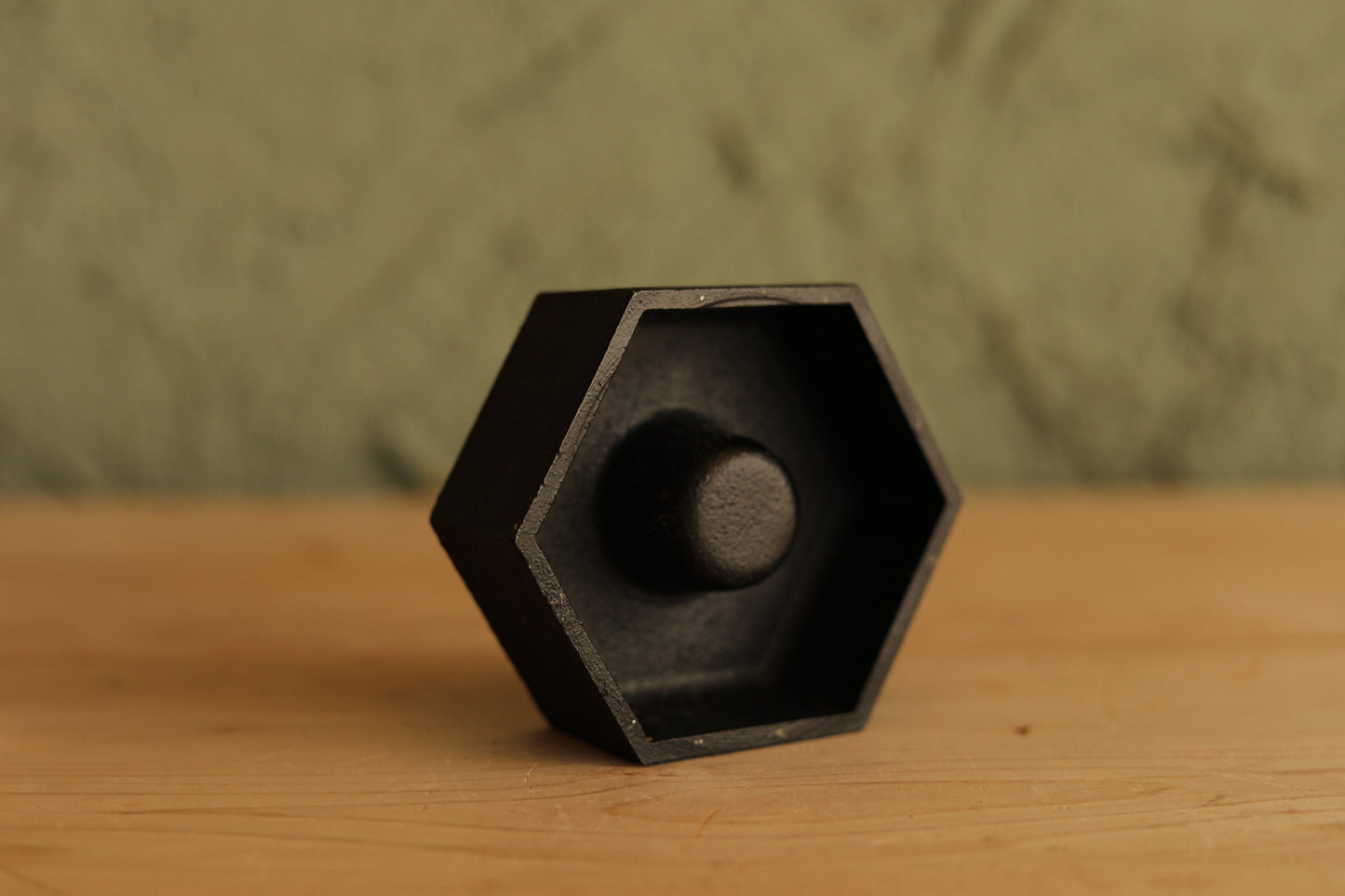 Japanese vintage candle stand made of cast iron Nanbu tekki japan craft black candlestick H1.4×3.5×3.5in