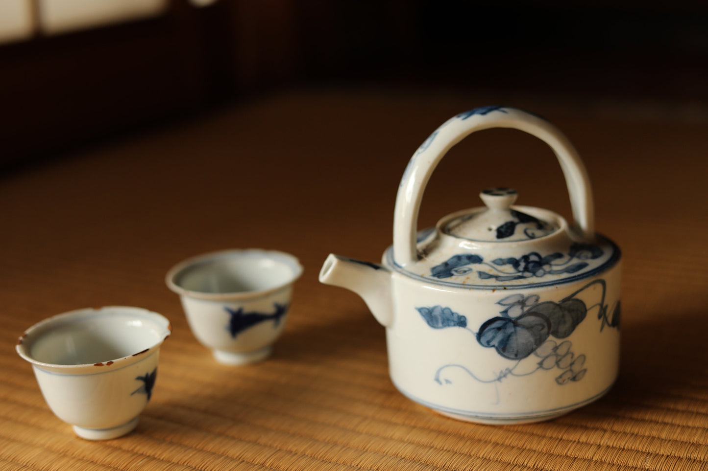 Fine Japanese antique porcelain sake pot old IMARI SOMETSUKE vintage tea pot tableware blue white H5.3×5.5×4.1in