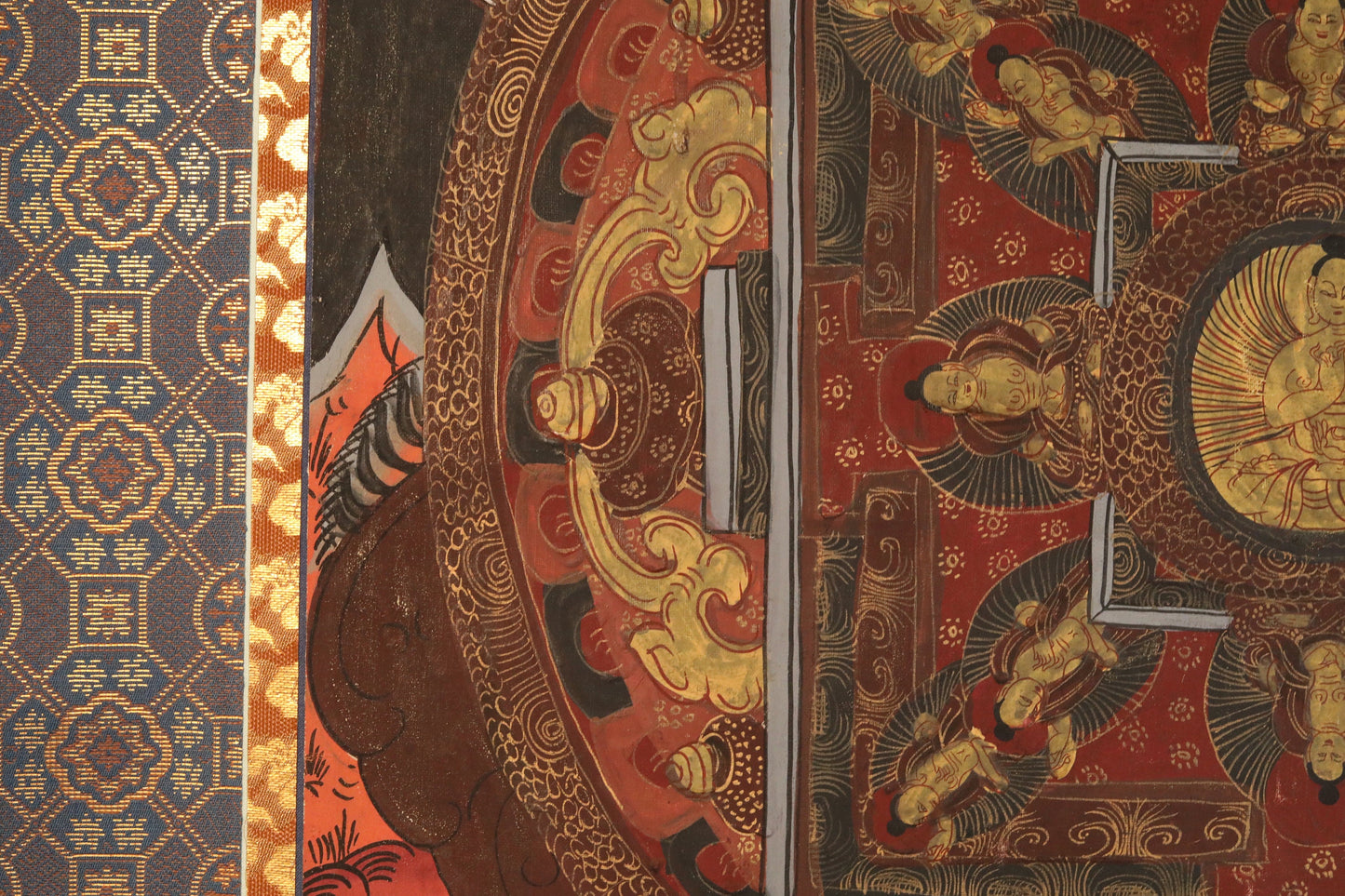 Japanese antique Buddhist hanging scroll of painting Genuine Tibetan Mandala beautiful KAKEJIKU silk wall deco with wooden Box H55.1×27.2in