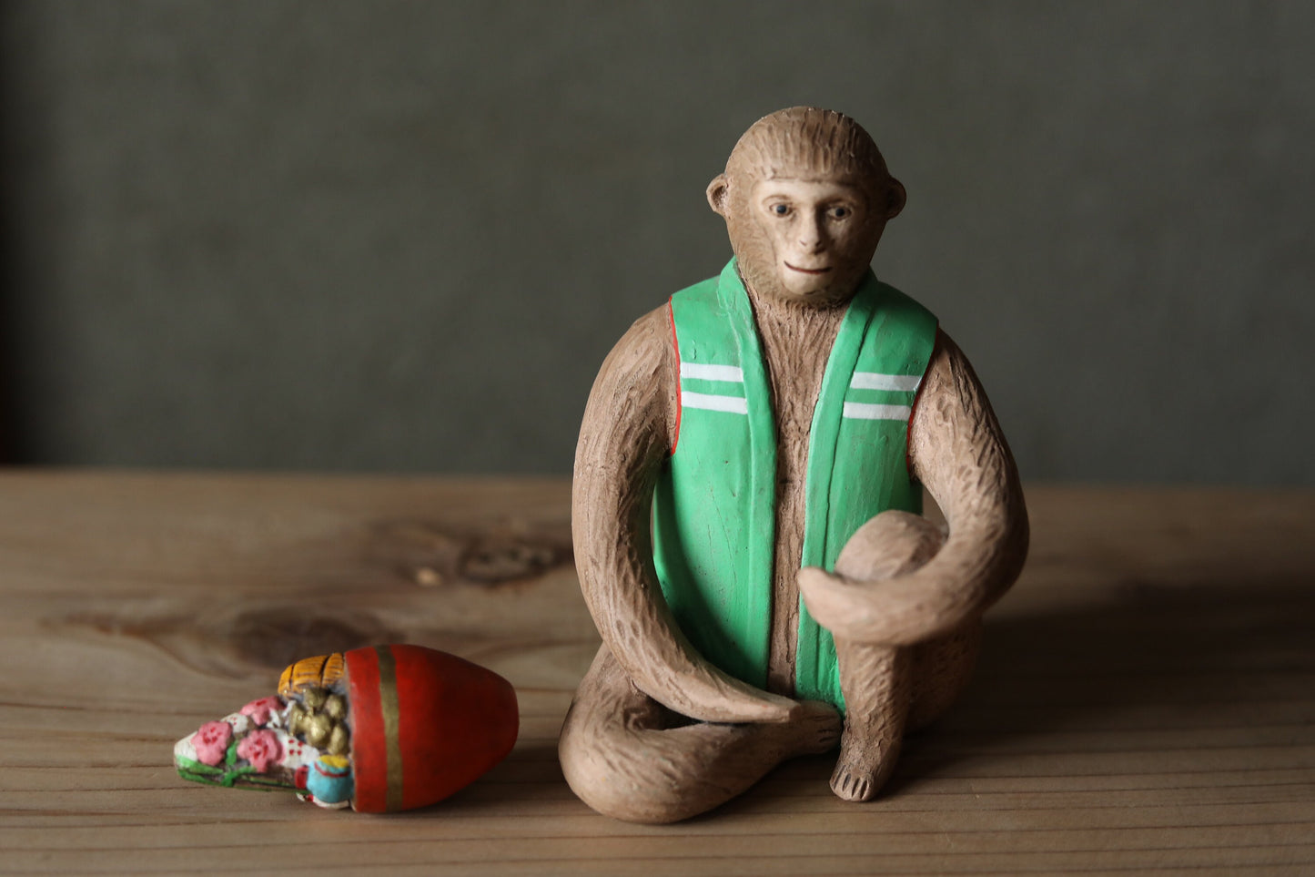 Japanese vintage monkey doll old pottery hand made animal ornament Kanji Signature, Peach Chinese zodiac H4.7×W3.4×3.7in