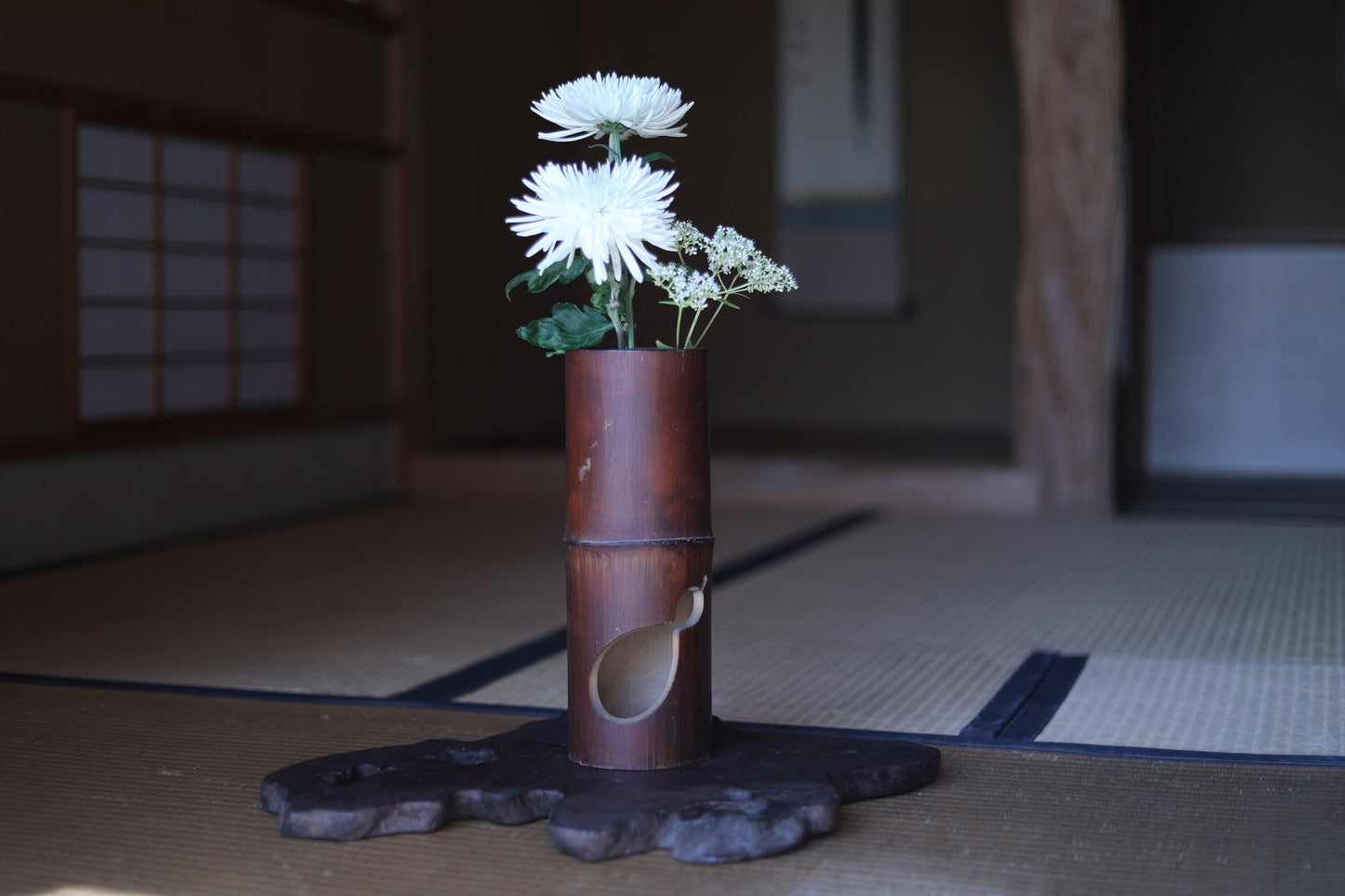 Japanese vintage bamboo vase with gourd curved design and Kanji calligraphy,IKEBANA, Tea ceremony Japanese furniture H11.8×4.1in/30×10.5cm