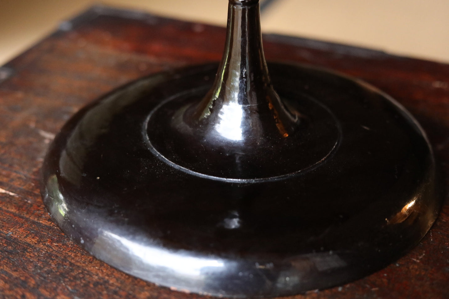 Japanese vintage Furniture wooden black lacquer round fruit cake stand pedestal, URUSHI craft Japanese tableware 1920s H9.1×10in/H23×15.5cm