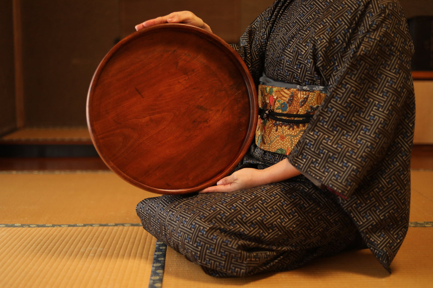 Japanese vintage furniture wooden round tray, Hollowed out from a single tree, OBON, Circular shape wood grain For Tea ceremony 13in/33cm