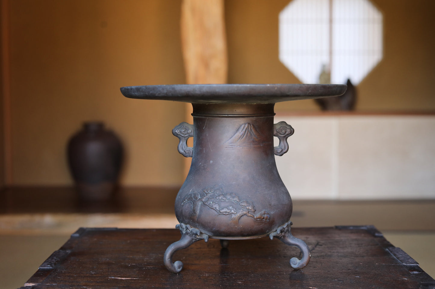 Japanese antique bronze flower vase USUBATA with legs, bird waves Mt Fuji design traditional temple style IKEBANA 1920s H9.1in/H23cm