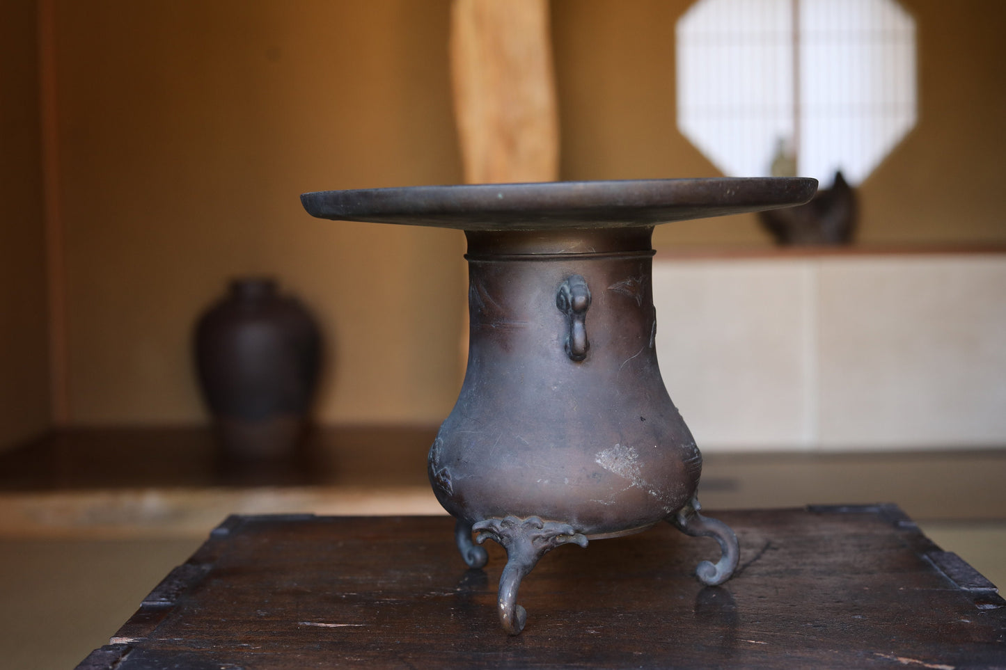Japanese antique bronze flower vase USUBATA with legs, bird waves Mt Fuji design traditional temple style IKEBANA 1920s H9.1in/H23cm