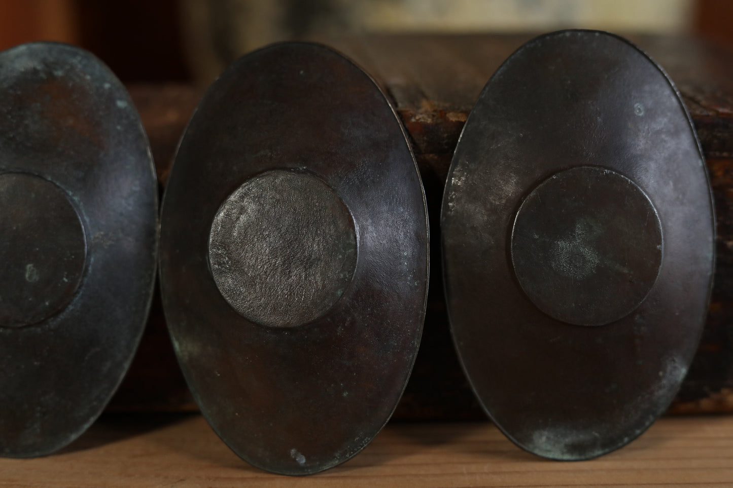 Japan antique bronze cup holder saucers set five CHATAKU with Phoenix Divine Mirror design Sencha hand metal craft 1900s 4.6×3in/11.6×7.5cm