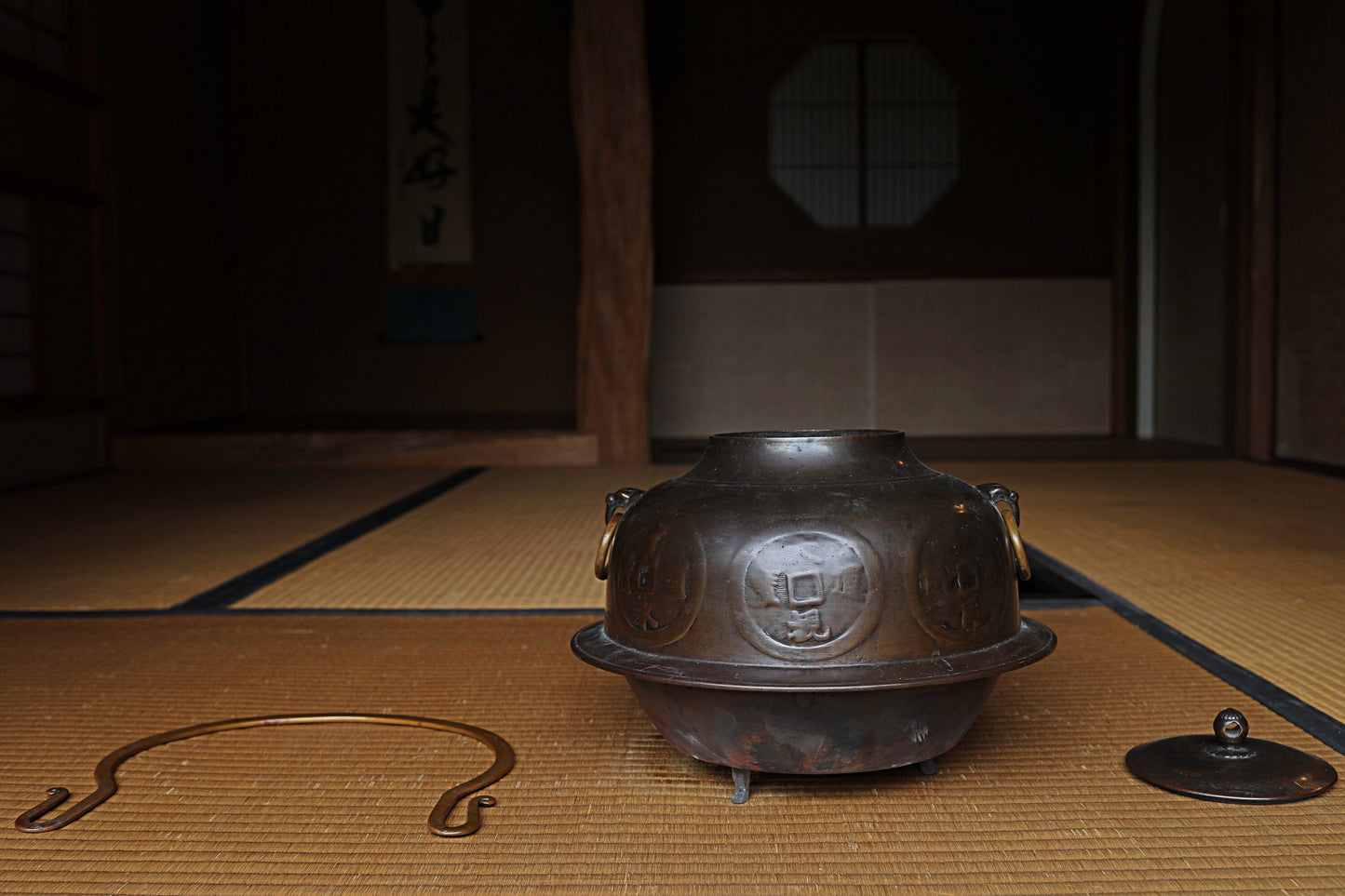 RARE! Japanese antique bronze kettle For Tea ceremony with handle with Japanese Kanji coins design 1800s W11.8in/W30cm
