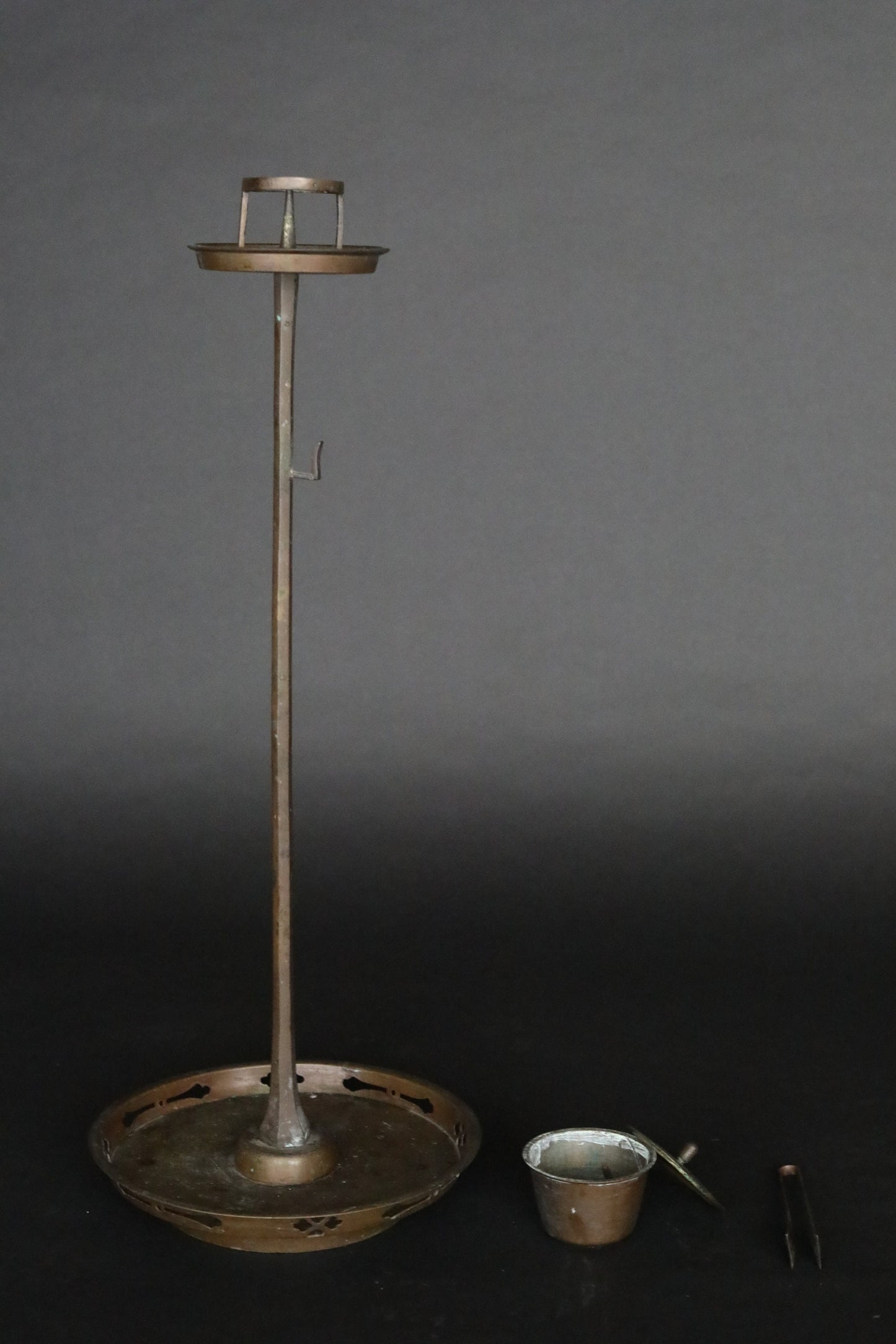 Japan Antique 1800s bronze candle stand tall Candlestick metal Lantern Shokudai hand craft SAMURAI Buddhist temple Edo H25.8in/H65.5cm