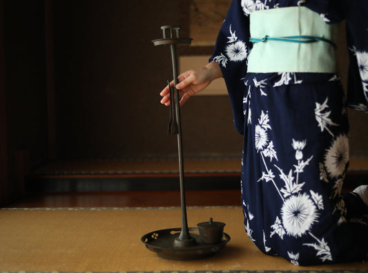 Japan Antique 1800s bronze candle stand tall Candlestick metal Lantern Shokudai hand craft SAMURAI Buddhist temple Edo H25.8in/H65.5cm