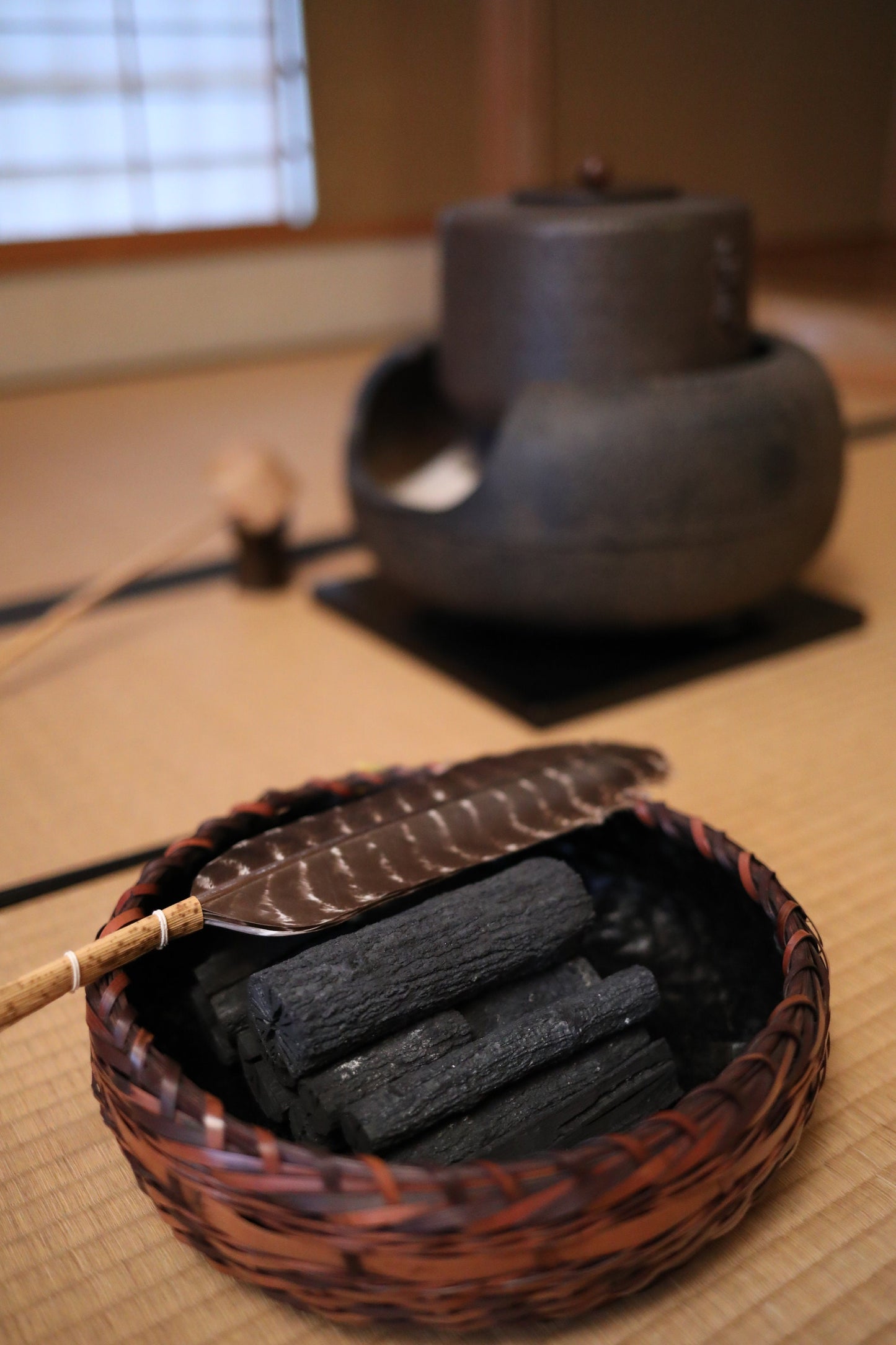 Fine Japanese vintage Hand Woven Bamboo Shallow Square Basket for tea ceremony, basket for charcoal 炭籠SUMI-KAGO 10in/25.5cm MINGEI craft