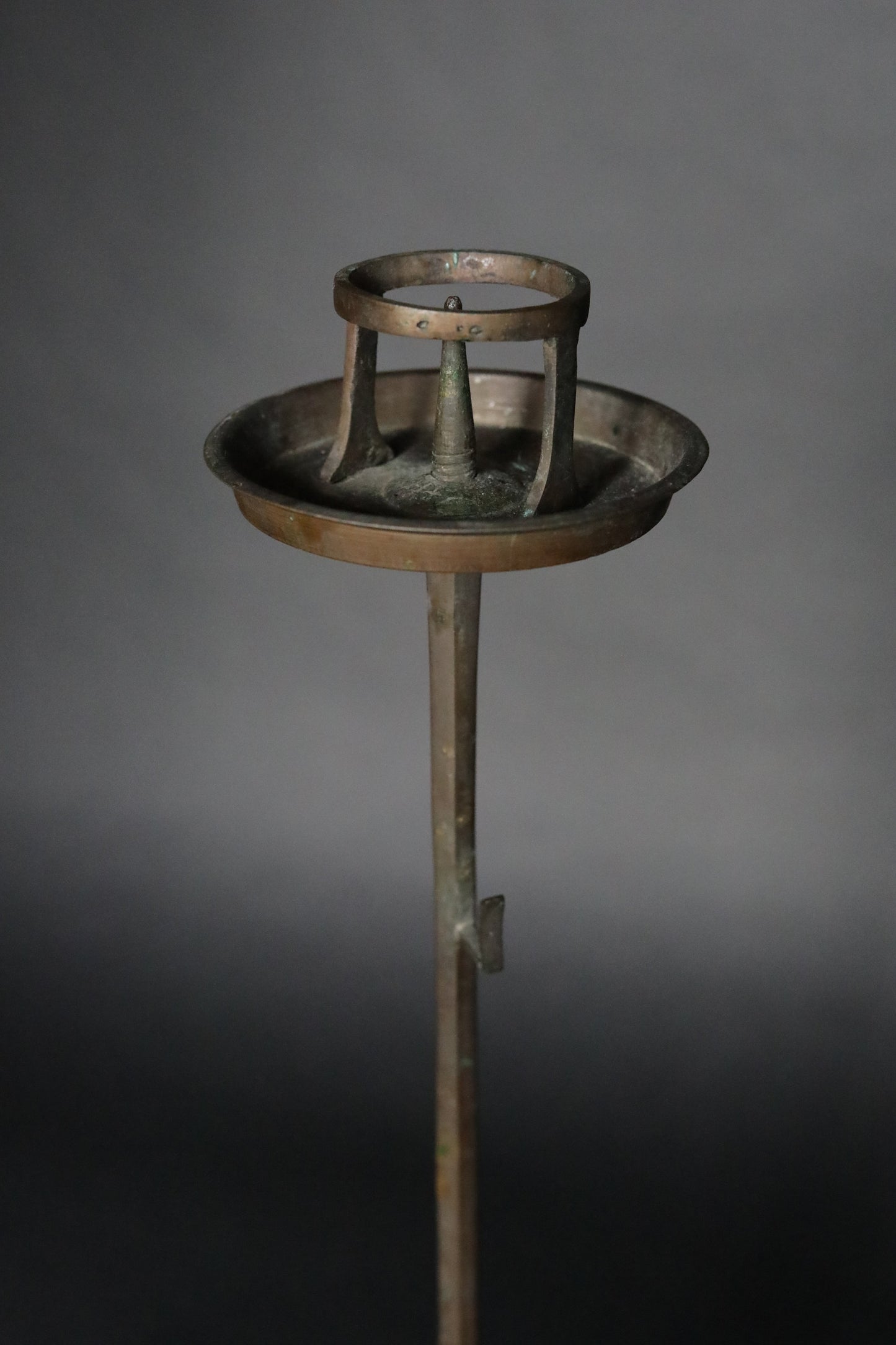 Japan Antique 1800s bronze candle stand tall Candlestick metal Lantern Shokudai hand craft SAMURAI Buddhist temple Edo H25.8in/H65.5cm